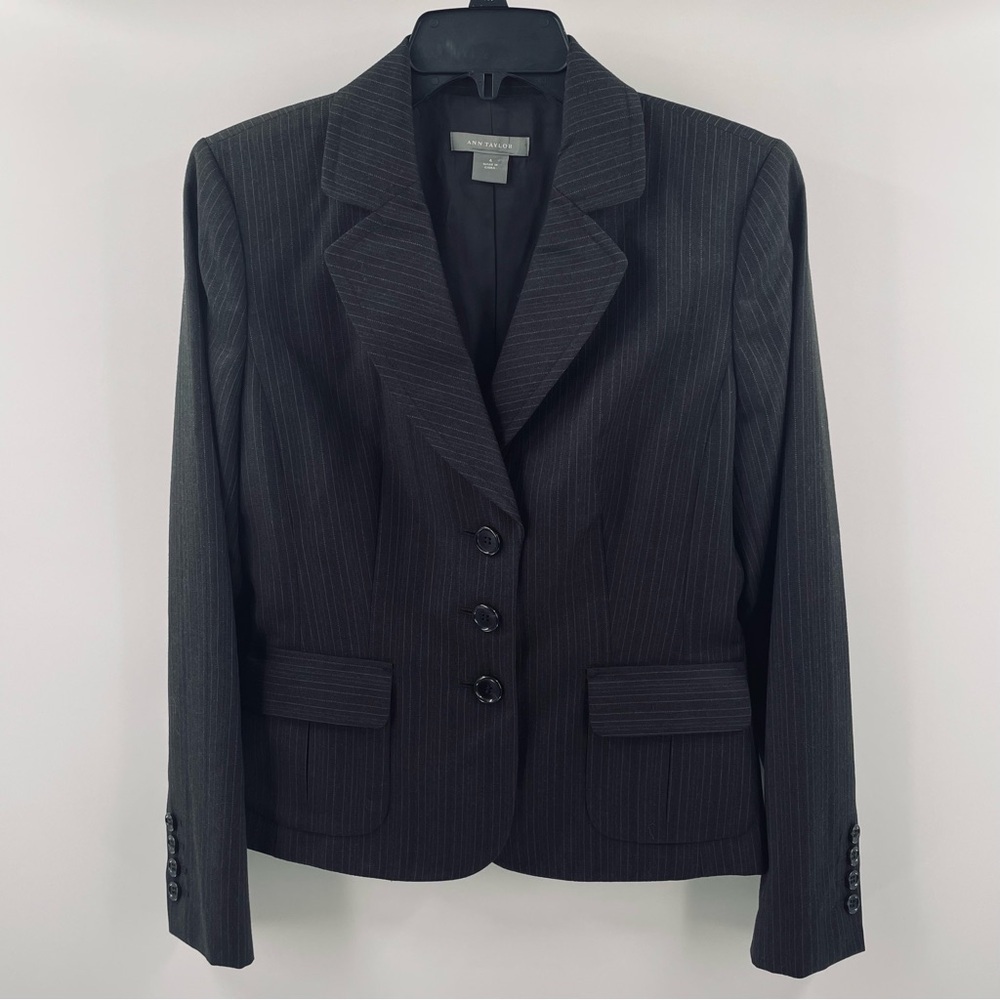 Ann Taylor Classic Charcoal Pinstripe Pocketed Button Front Cuff Blazer Office
